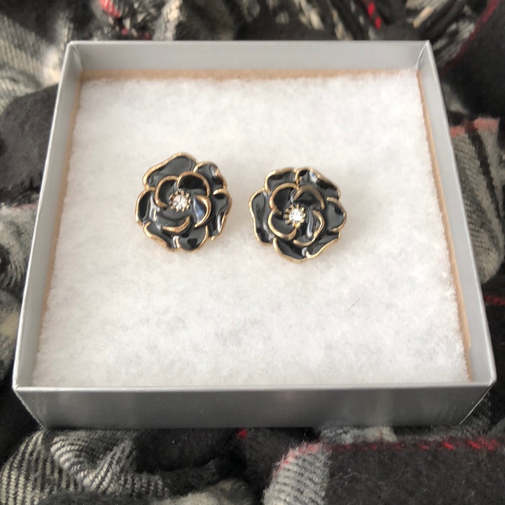 Black Flower Costume Jewelry Earrings